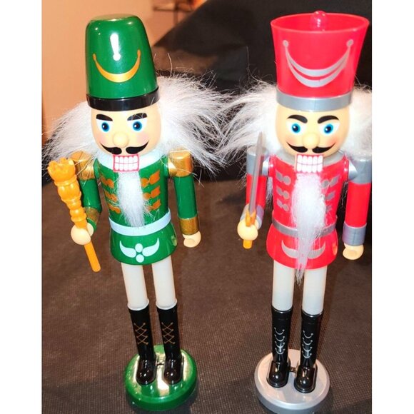 Set Of 4 Nutcracker Figurines With Colorful Uniforms & Hats - Picture 3 of 7